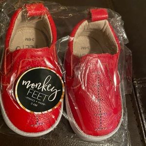 Monkey feet